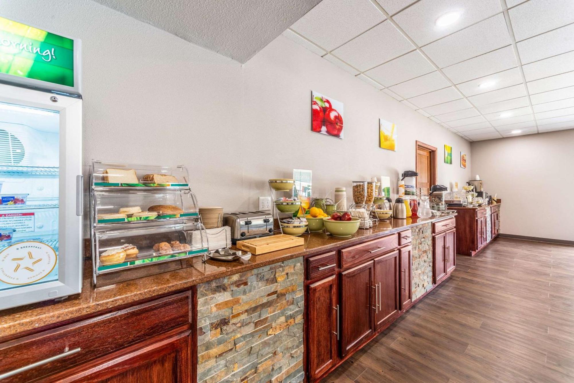 Quality Inn & Suites Vandalia Near I-70 And Hwy 51 Eksteriør bilde