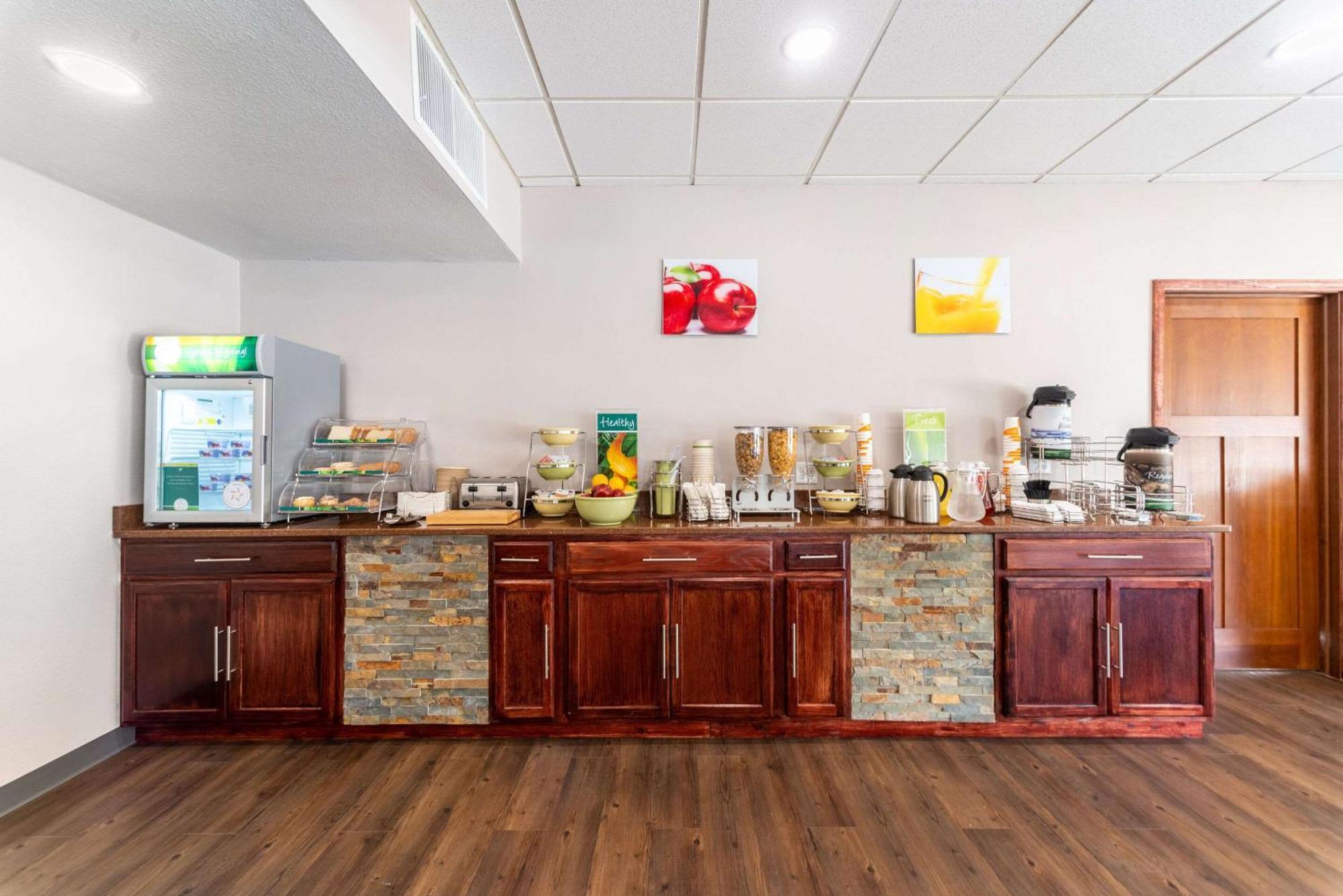 Quality Inn & Suites Vandalia Near I-70 And Hwy 51 Eksteriør bilde