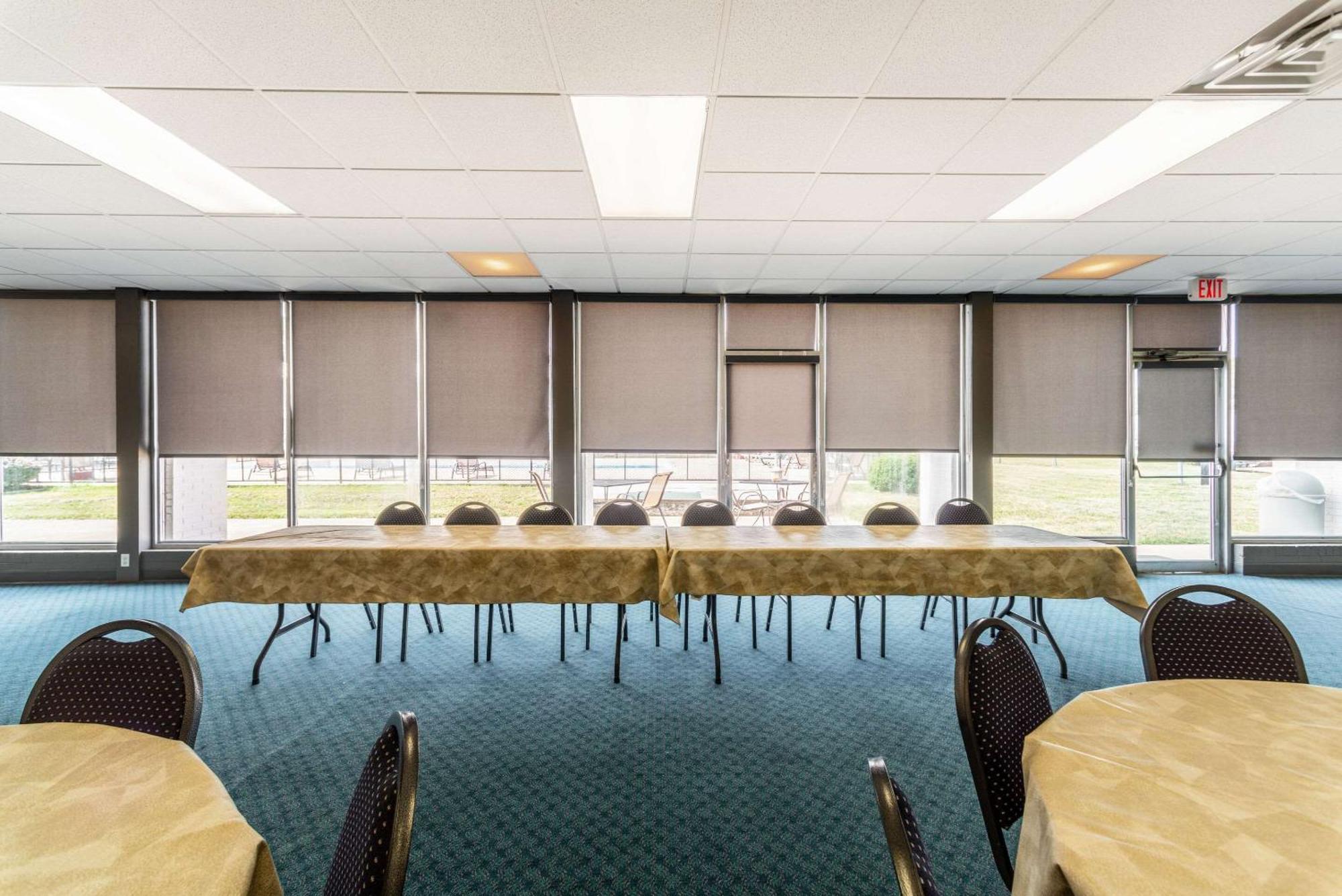 Quality Inn & Suites Vandalia Near I-70 And Hwy 51 Eksteriør bilde