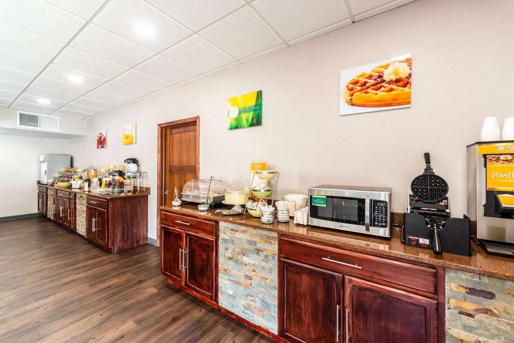 Quality Inn & Suites Vandalia Near I-70 And Hwy 51 Eksteriør bilde