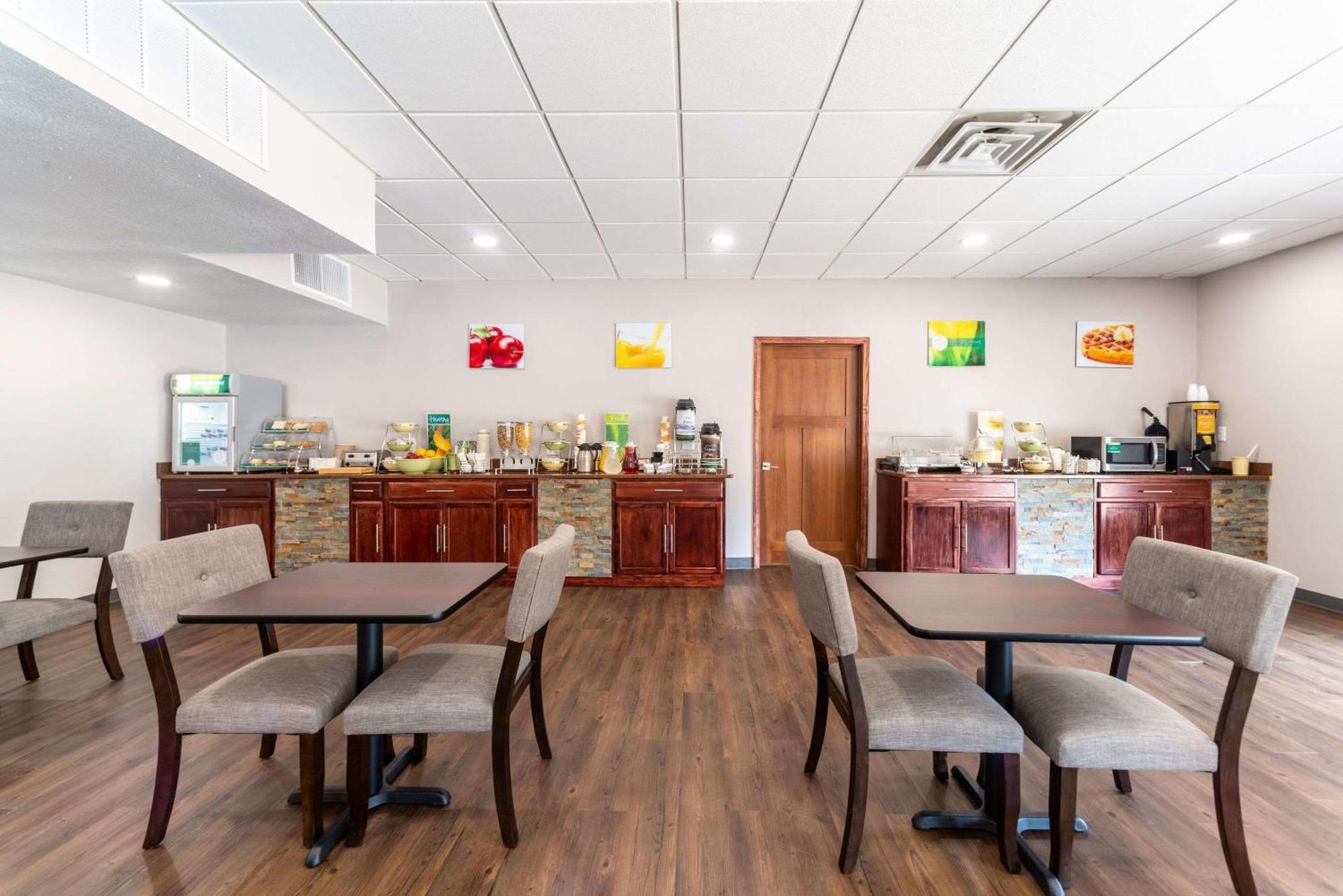 Quality Inn & Suites Vandalia Near I-70 And Hwy 51 Eksteriør bilde