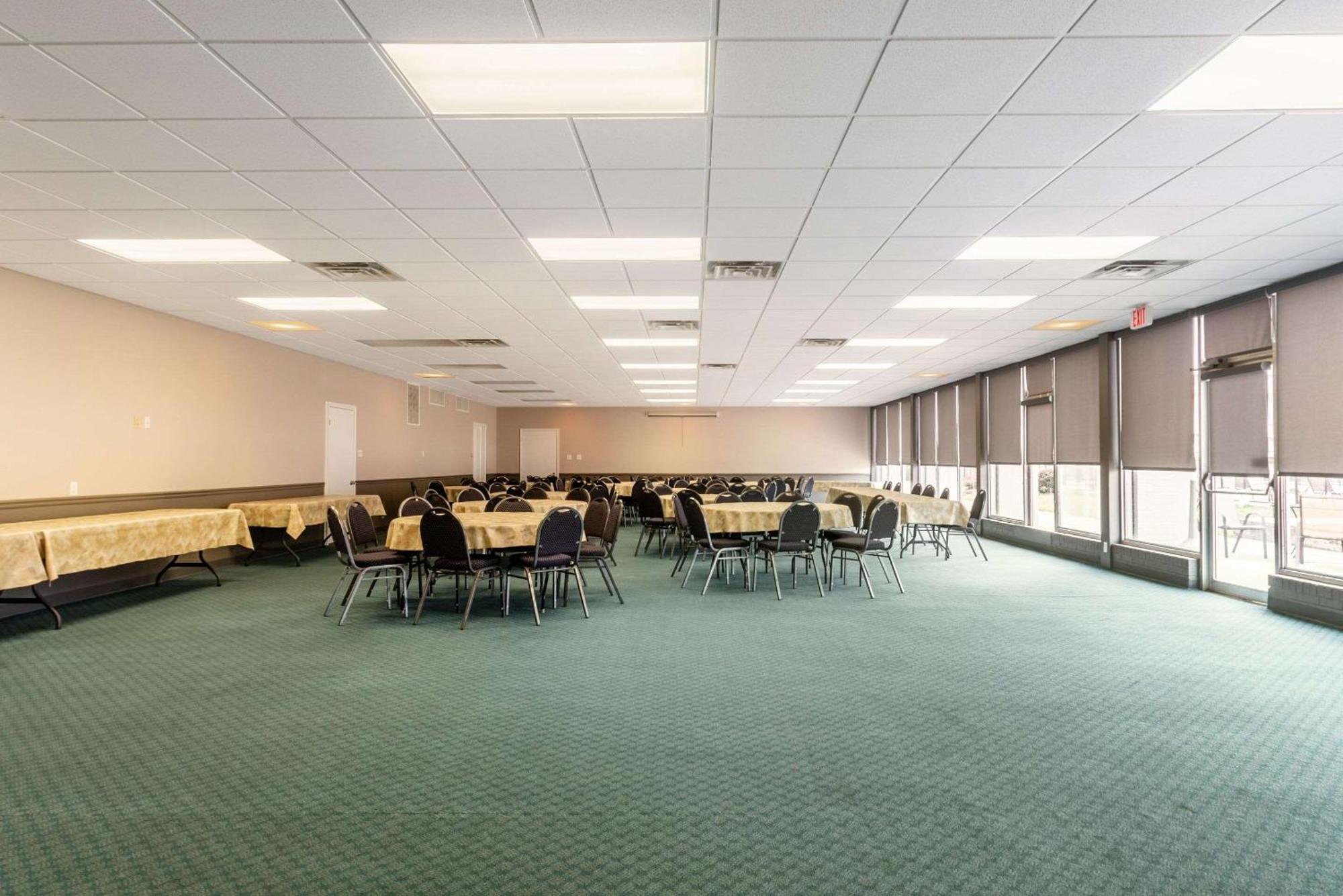 Quality Inn & Suites Vandalia Near I-70 And Hwy 51 Eksteriør bilde