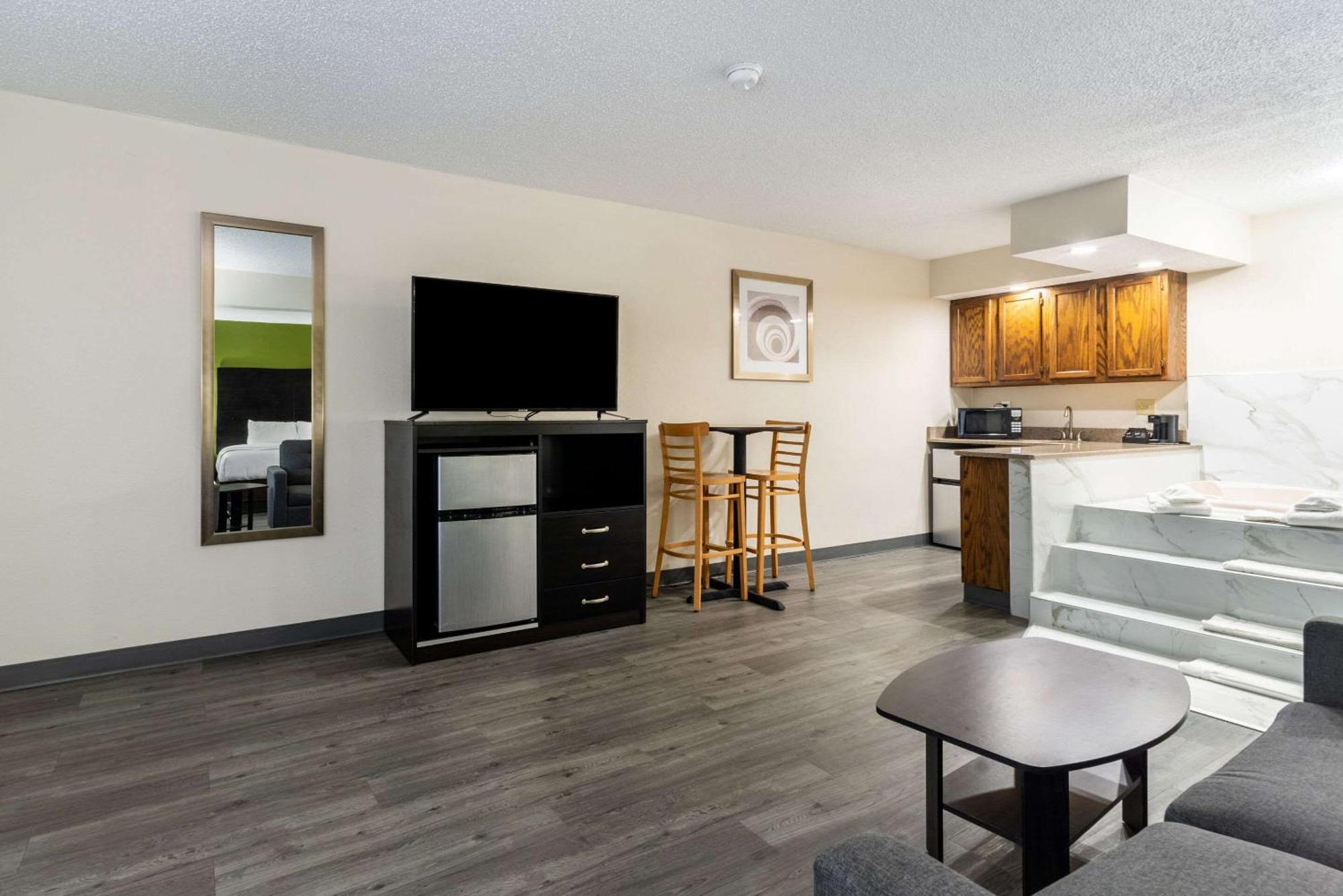 Quality Inn & Suites Vandalia Near I-70 And Hwy 51 Eksteriør bilde