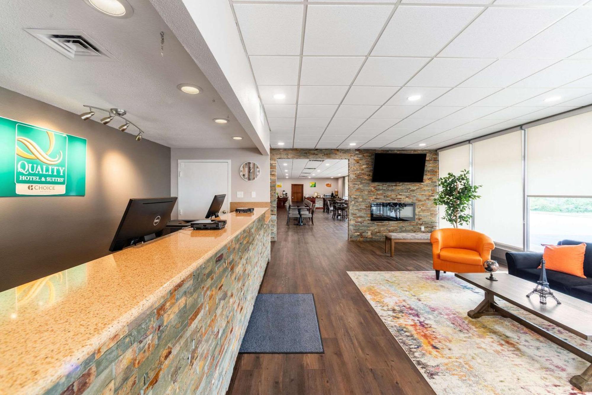 Quality Inn & Suites Vandalia Near I-70 And Hwy 51 Eksteriør bilde