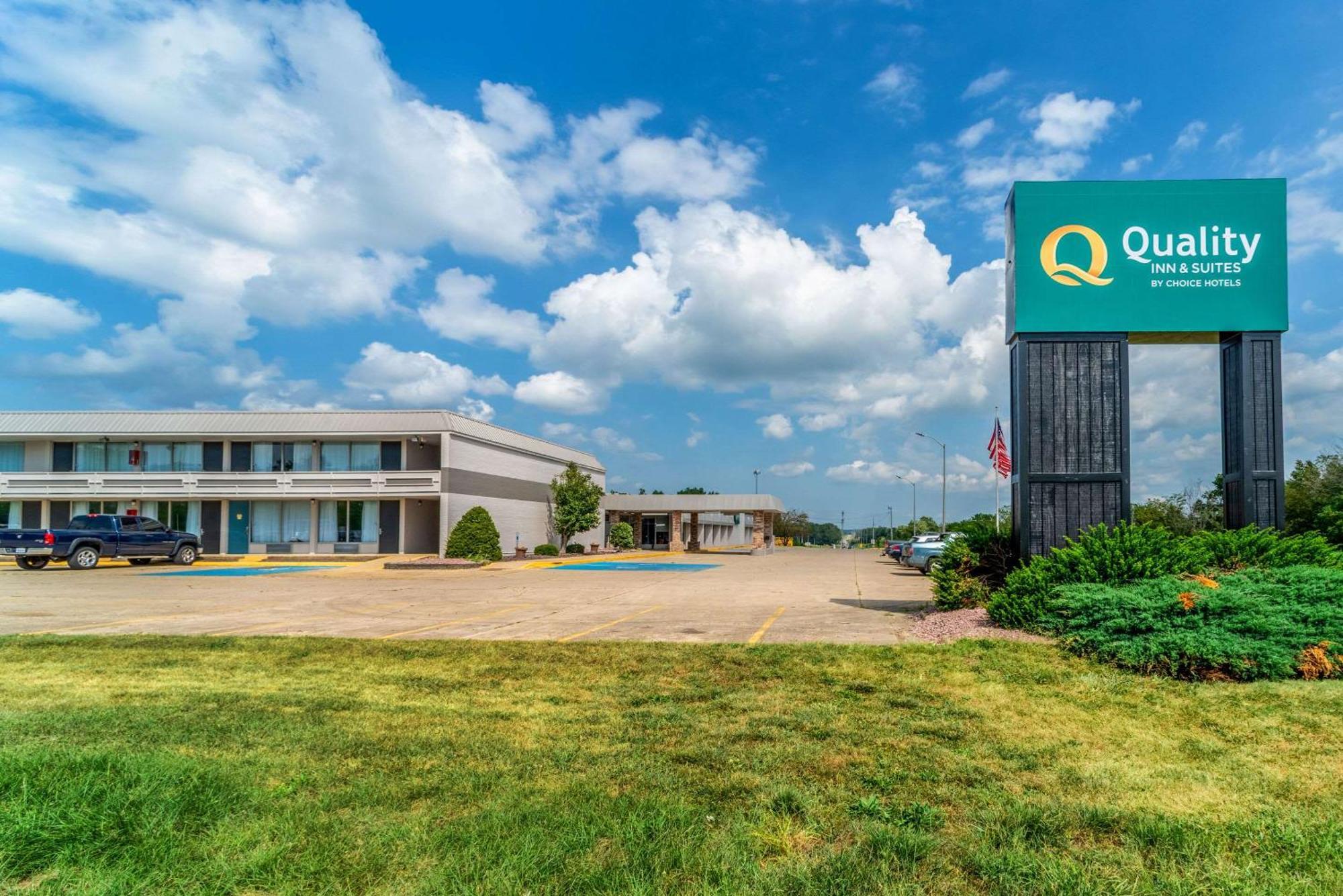 Quality Inn & Suites Vandalia Near I-70 And Hwy 51 Eksteriør bilde