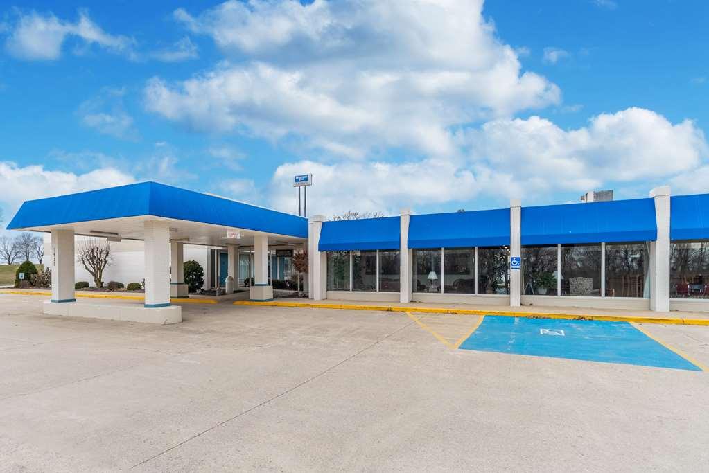 Quality Inn & Suites Vandalia Near I-70 And Hwy 51 Eksteriør bilde